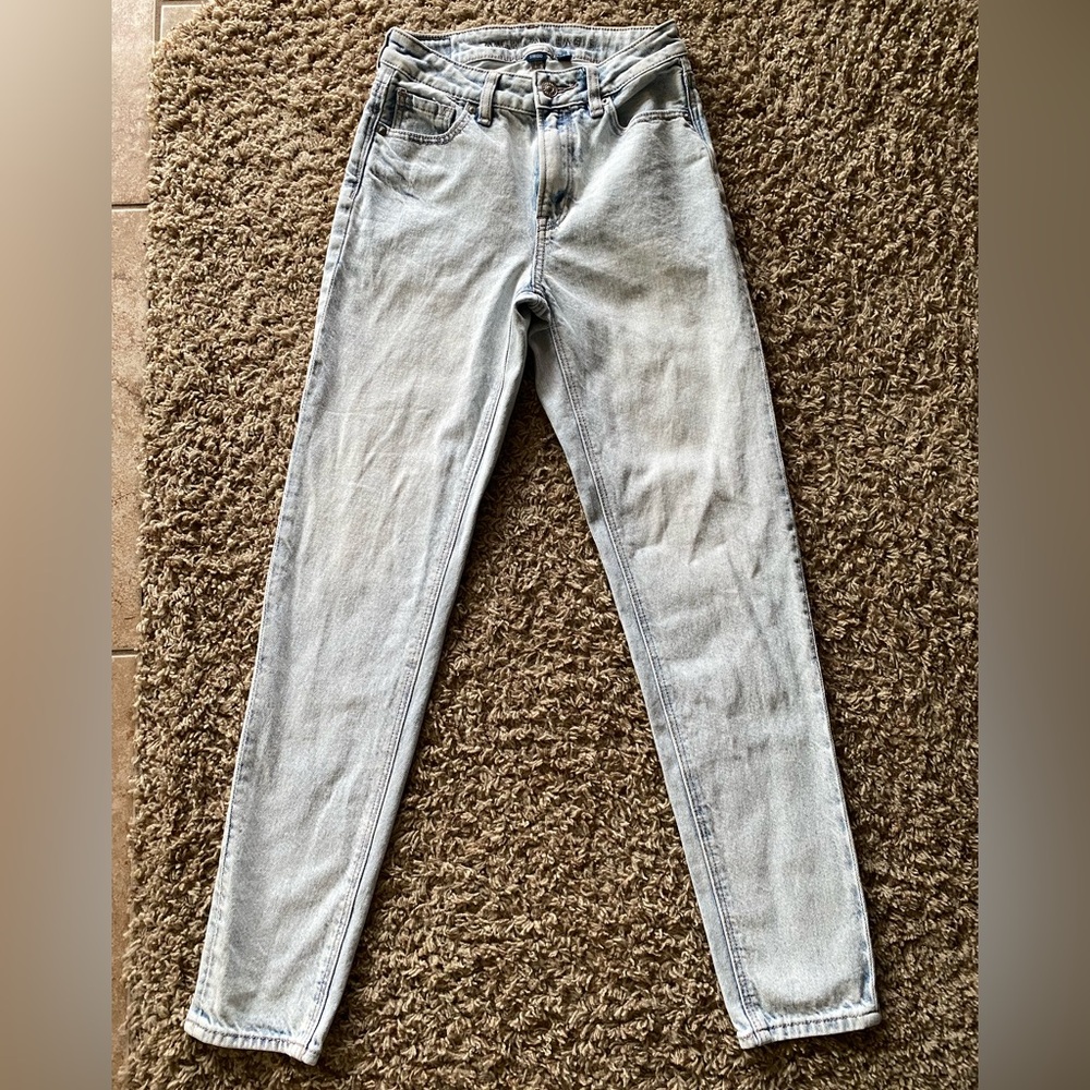 American Eagle Strigid jeans, light wash, size 00 regular